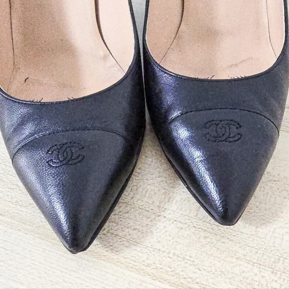 Chanel CC Cap Toe Black Leather Chain Link Wedge Pumps Size EU38/US 7.5-8 - Picture 4 of 16
